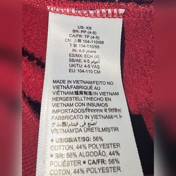 Amazon Essentials Boys and Toddlers' Fleece Crew-Neck Sweatshirts, Multipacks - Picture 8 of 9